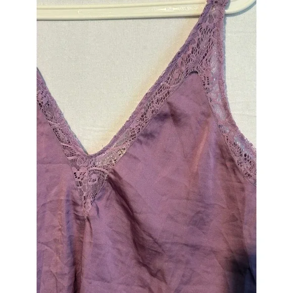 NWT Free People Hydrangea Lace Satin V-Neck Camisole Top Purple OB809904 Women M - Picture 3 of 10